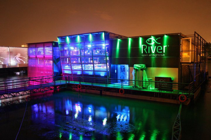 splav-River-najbolji-nocni-provod-gde-izaci-beogard-nocu.jpg